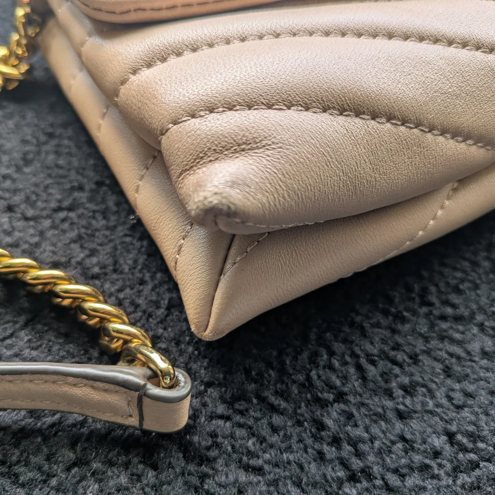 Tory Burch Logo Quilted Leather Crossbody - Light Beige with Gold Hardware - Picture 9 of 10